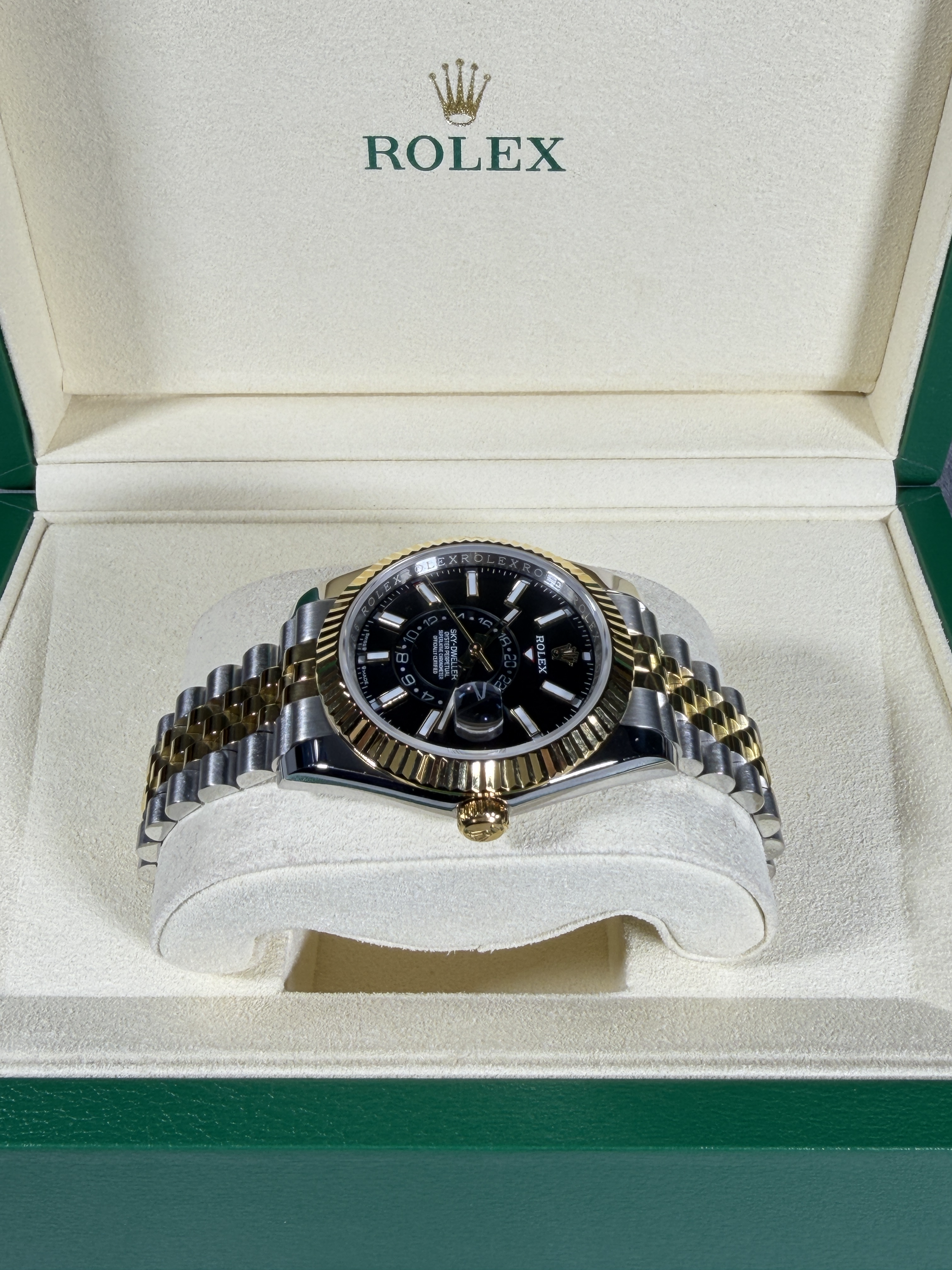Rolex - Sky Dweller