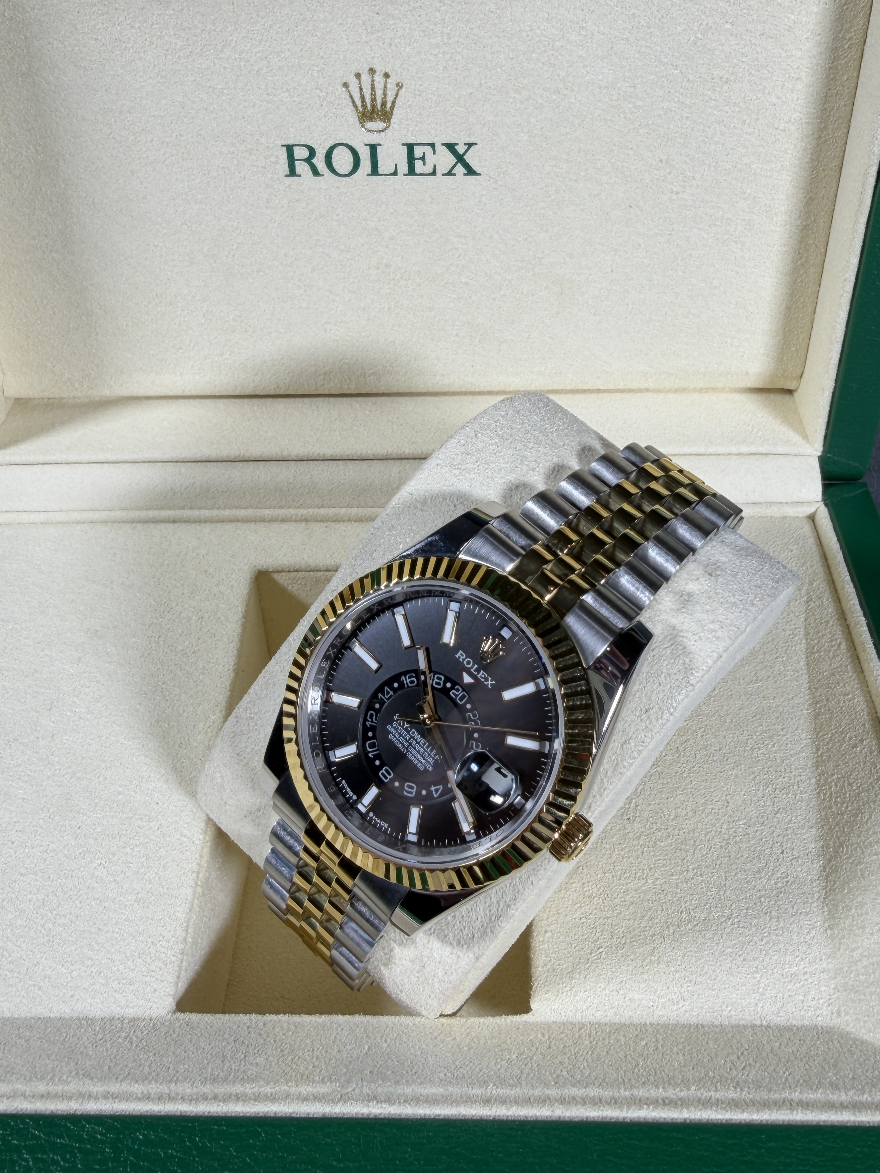 Rolex - Sky Dweller