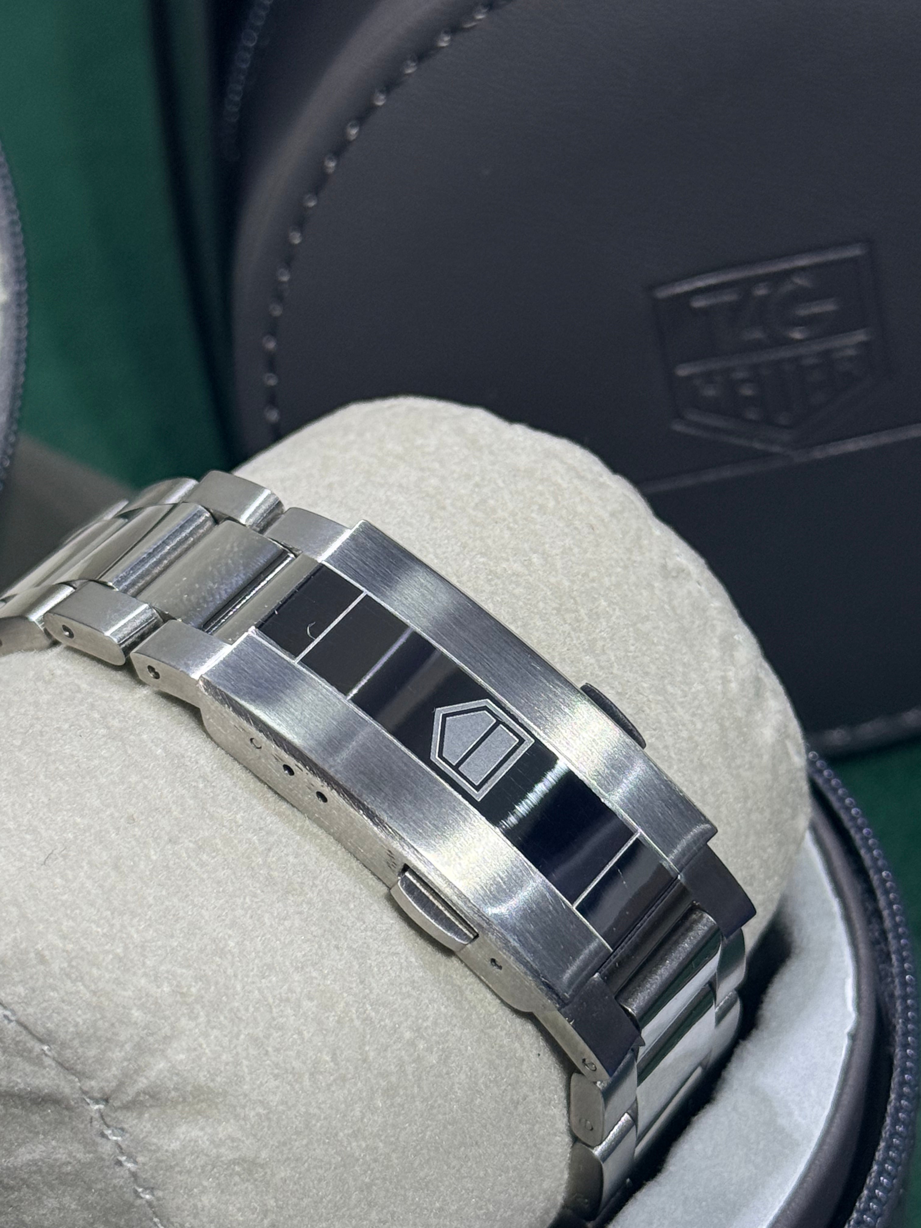 TAG Heuer - Aquaracer Professional 200 Solargraph