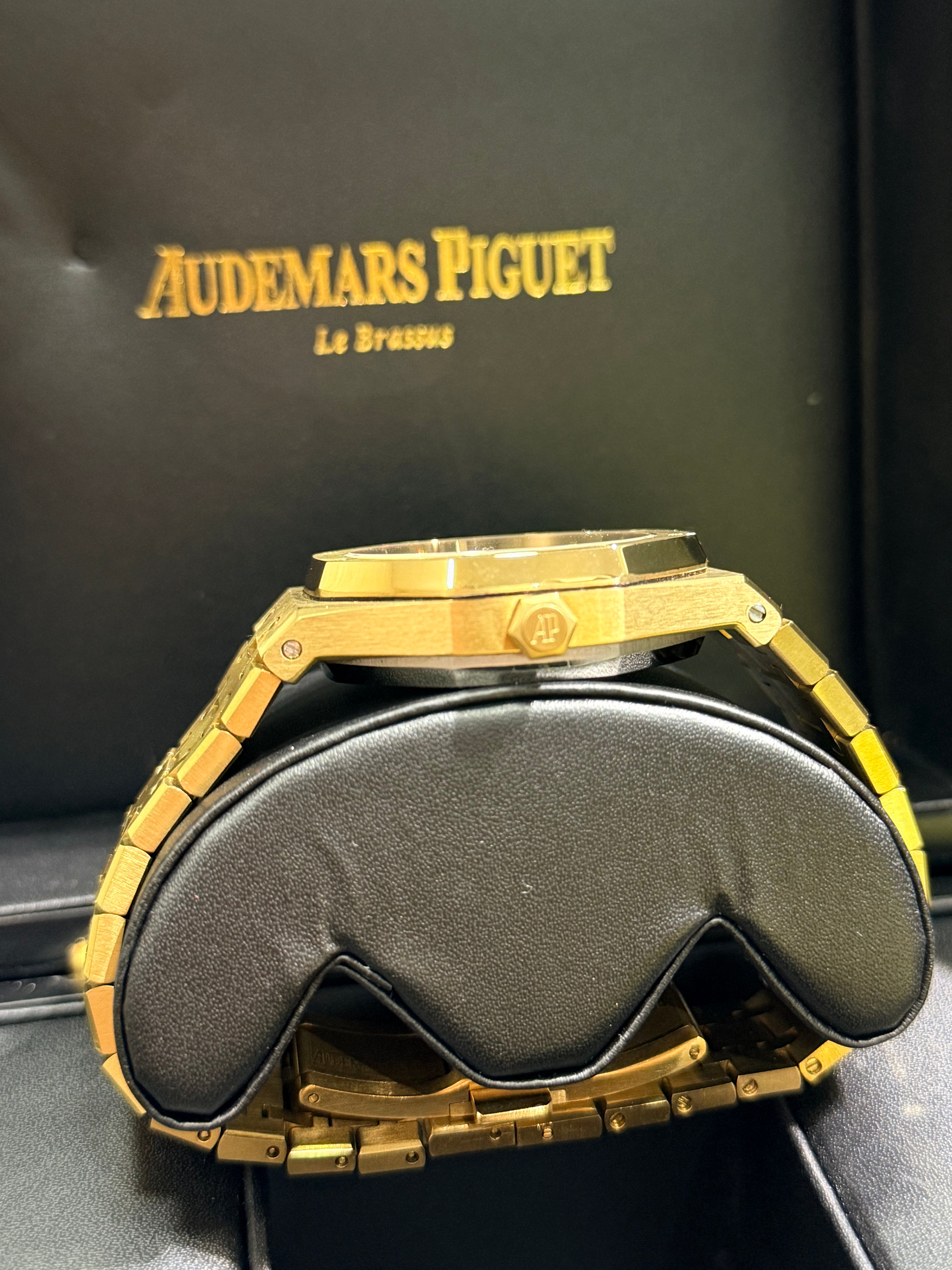 Audemars Piguet - Royal Oak Jumbo Extra-Thin
