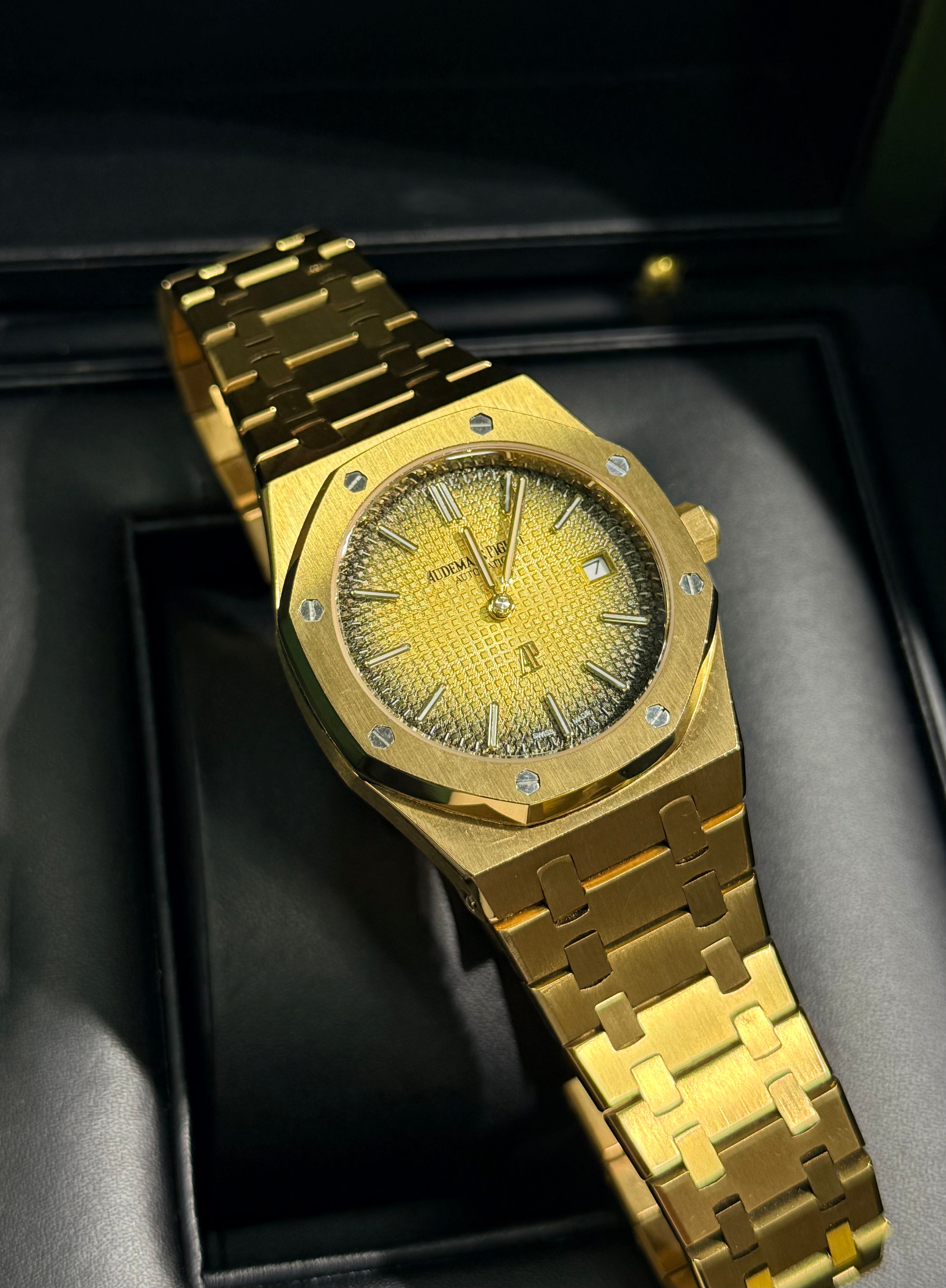 Audemars Piguet - Royal Oak Jumbo Extra-Thin