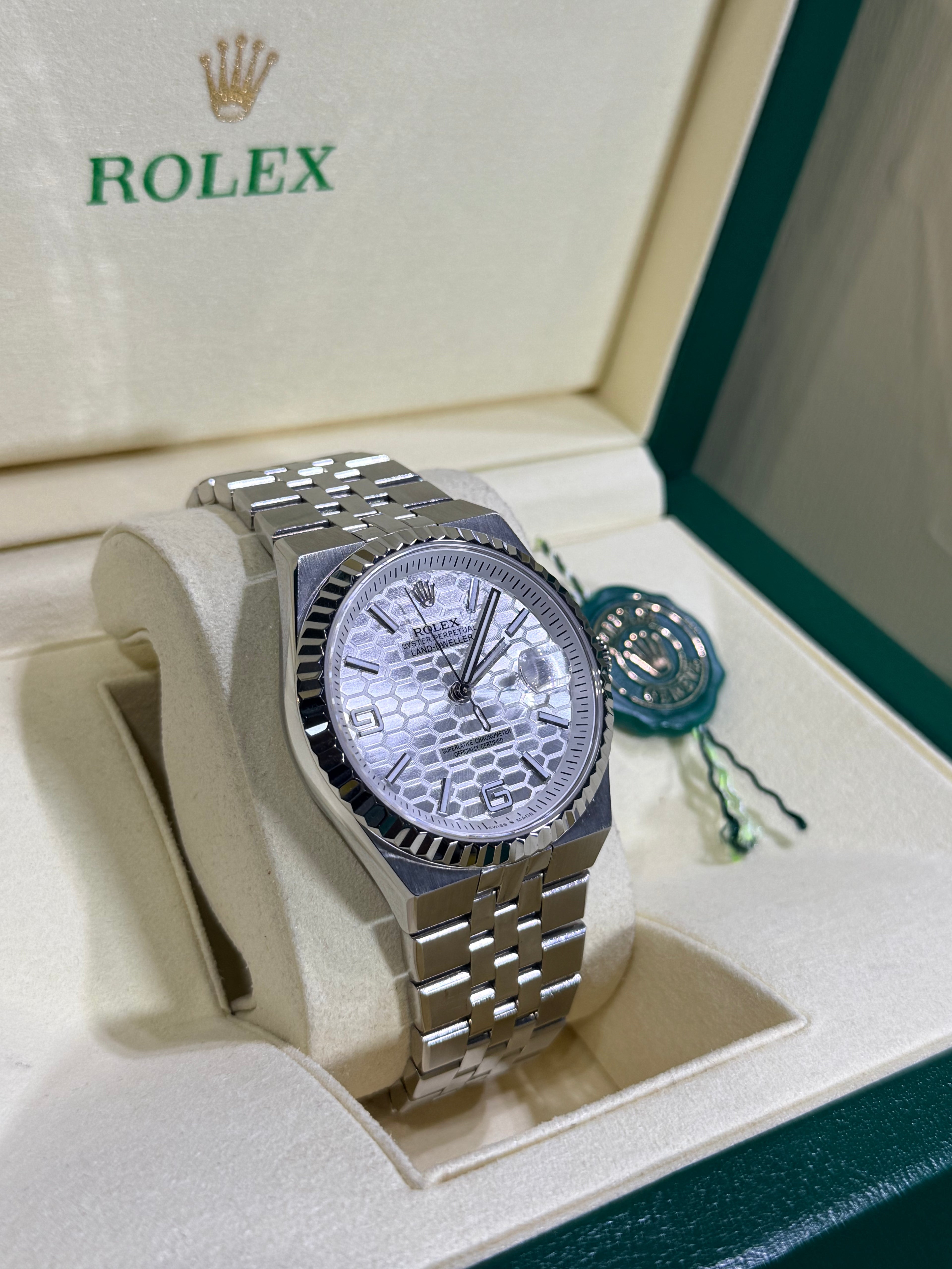 Rolex - Land-Dweller 40