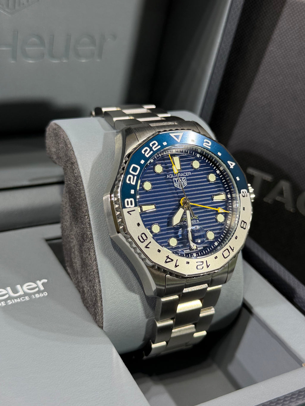 TAG Heuer - Aquaracer Professional 300 GMT
