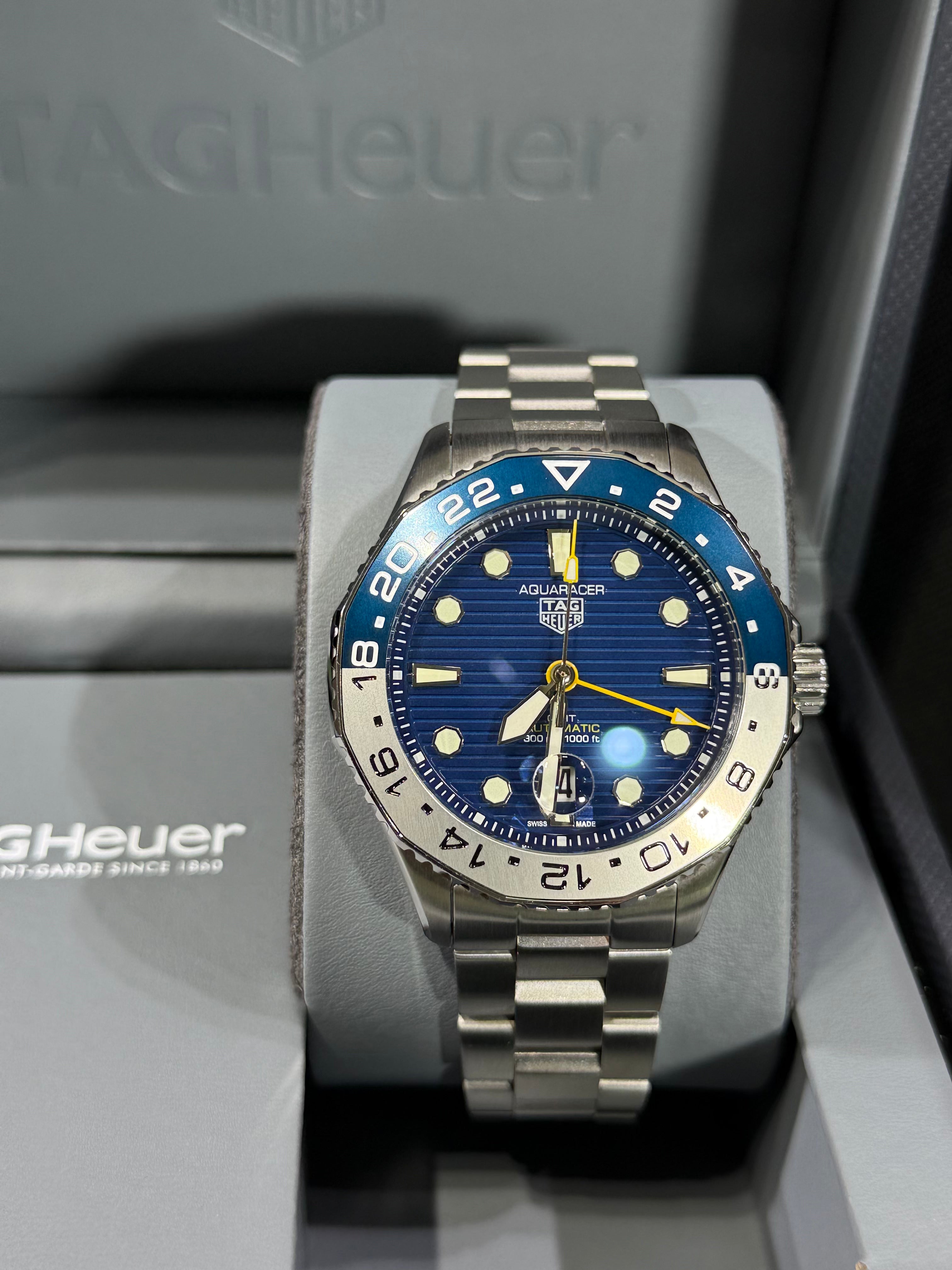 TAG Heuer - Aquaracer Professional 300 GMT