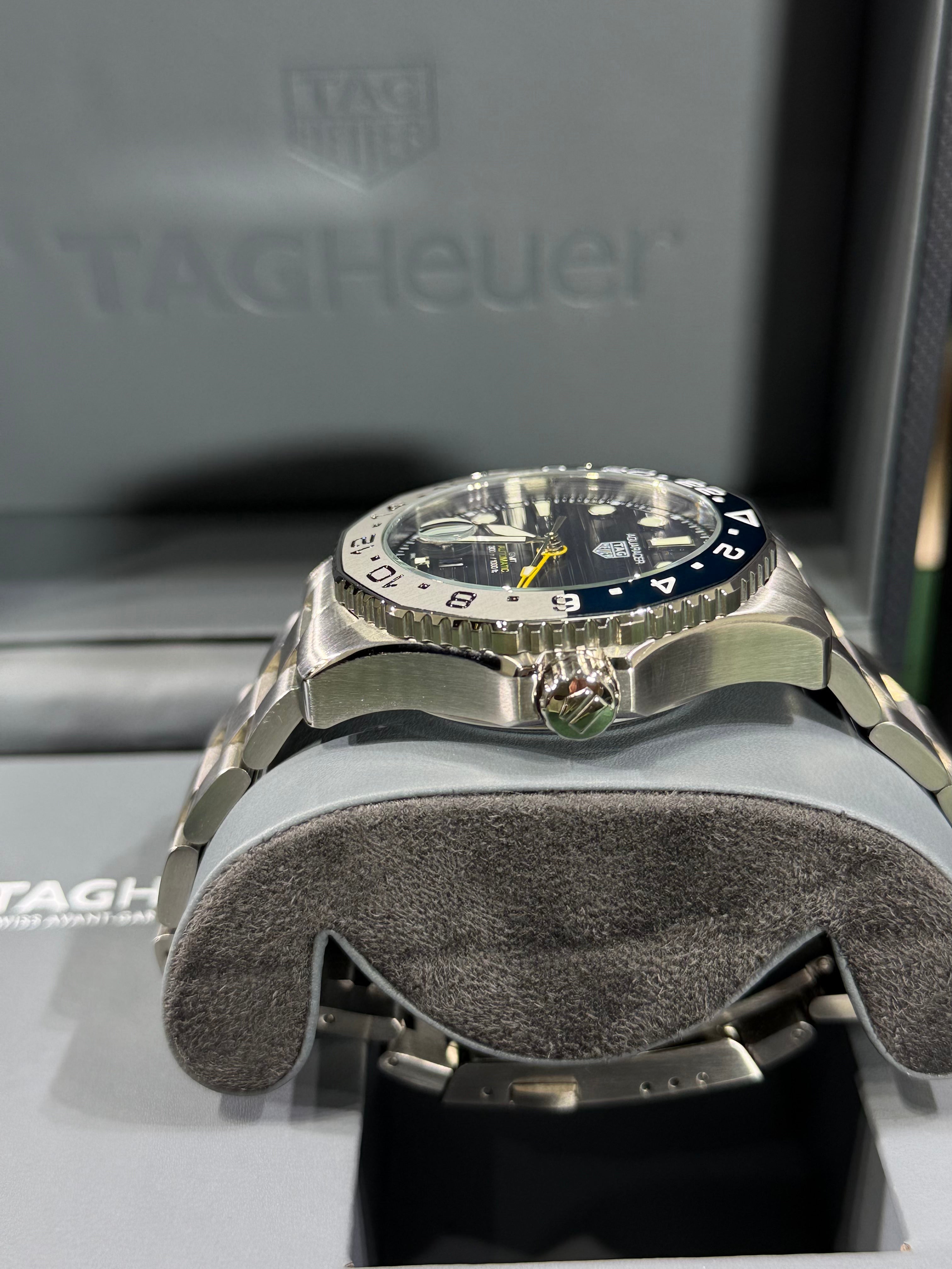 TAG Heuer - Aquaracer Professional 300 GMT