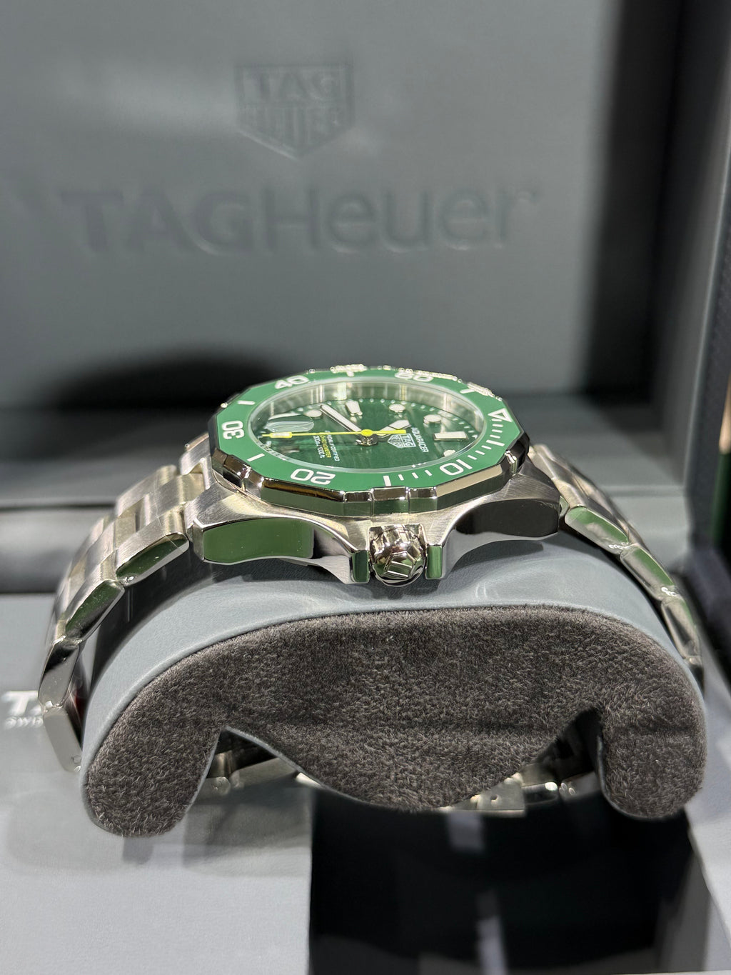 TAG Heuer - Aquaracer Professional 300